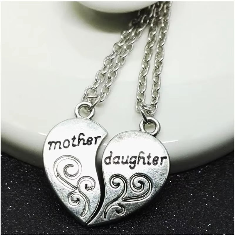Conjunto 2 Colares Prata Envelhecida – Mãe e Filha